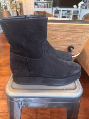 Paloma Barcelo Black Suede Ankle Boots - Sleek Zip Design